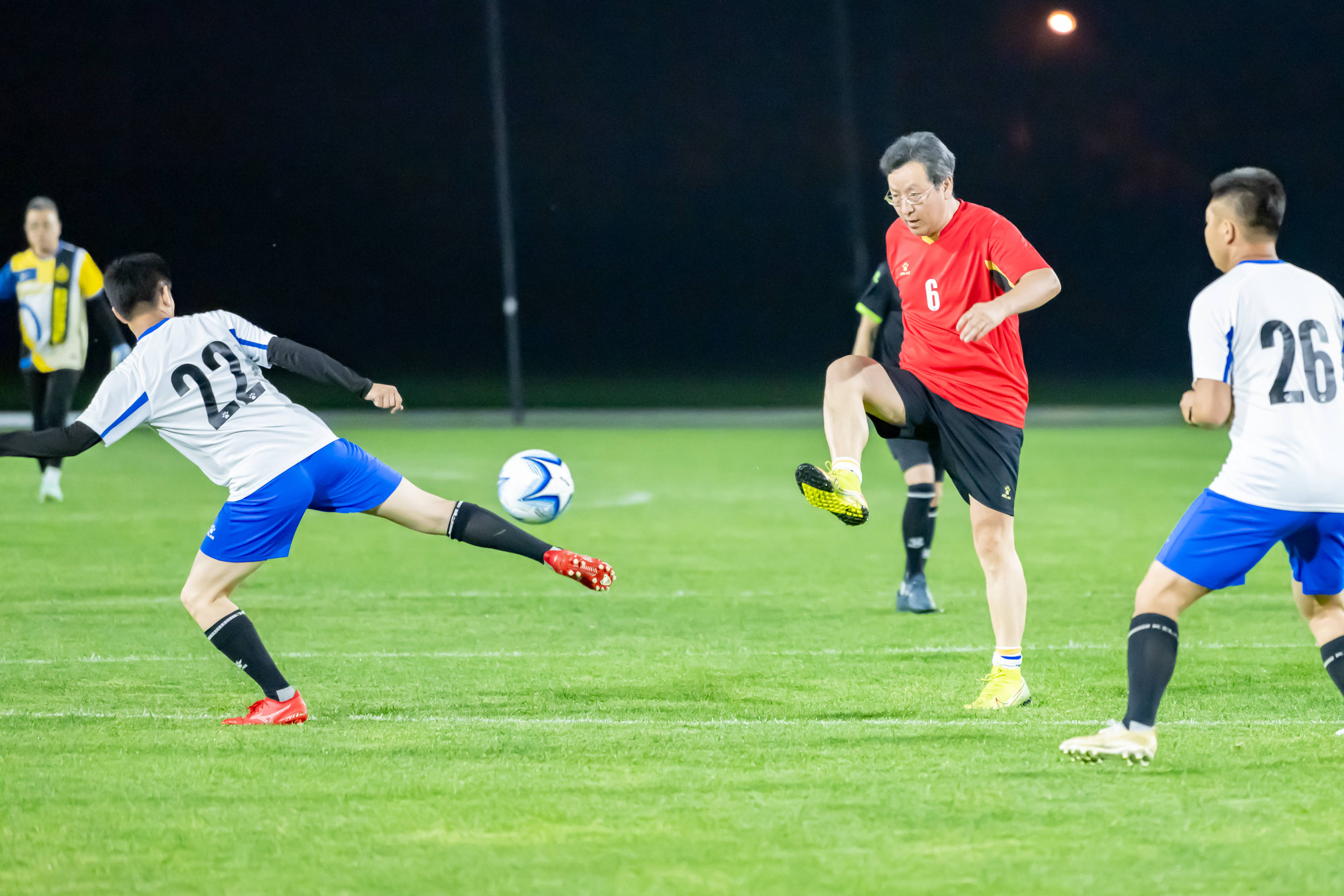 曼联决定重 曼联决定重